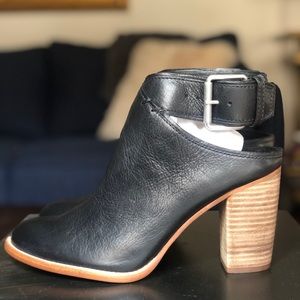 *Never worn* Dolce Vita leather bootie, blk sz 10